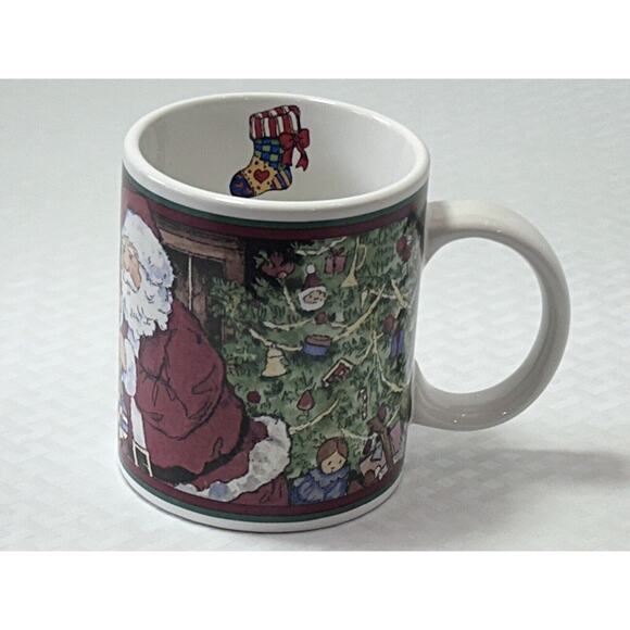 VTG BY CIC BETTY WHITAKER CHRISTMAS SANTA, TREE & FIRE PLACE COFFEE CUP/MUG - Picture 3 of 11